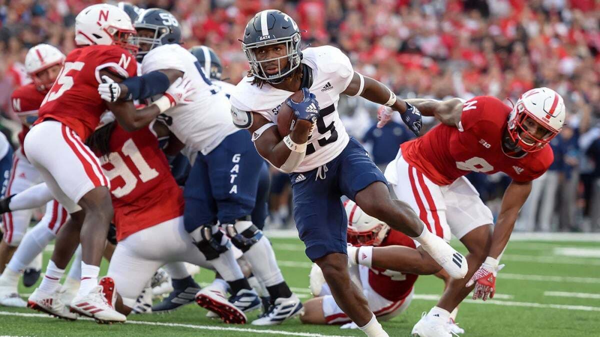 Georgia Southern Football | #25 Jalen White running with the football